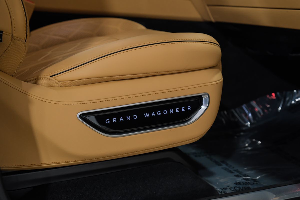 2024 Jeep Grand Wagoneer L III Obsidian photo 39