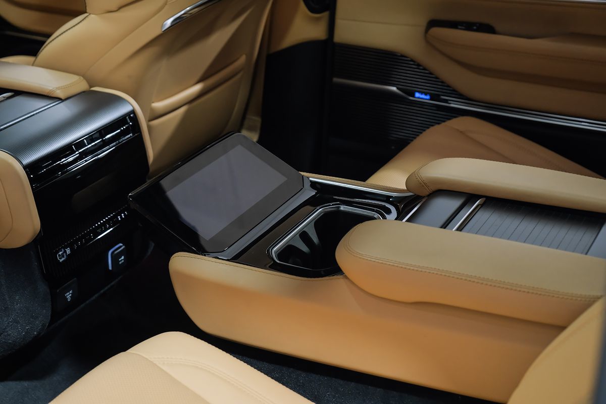 2024 Jeep Grand Wagoneer L III Obsidian photo 42