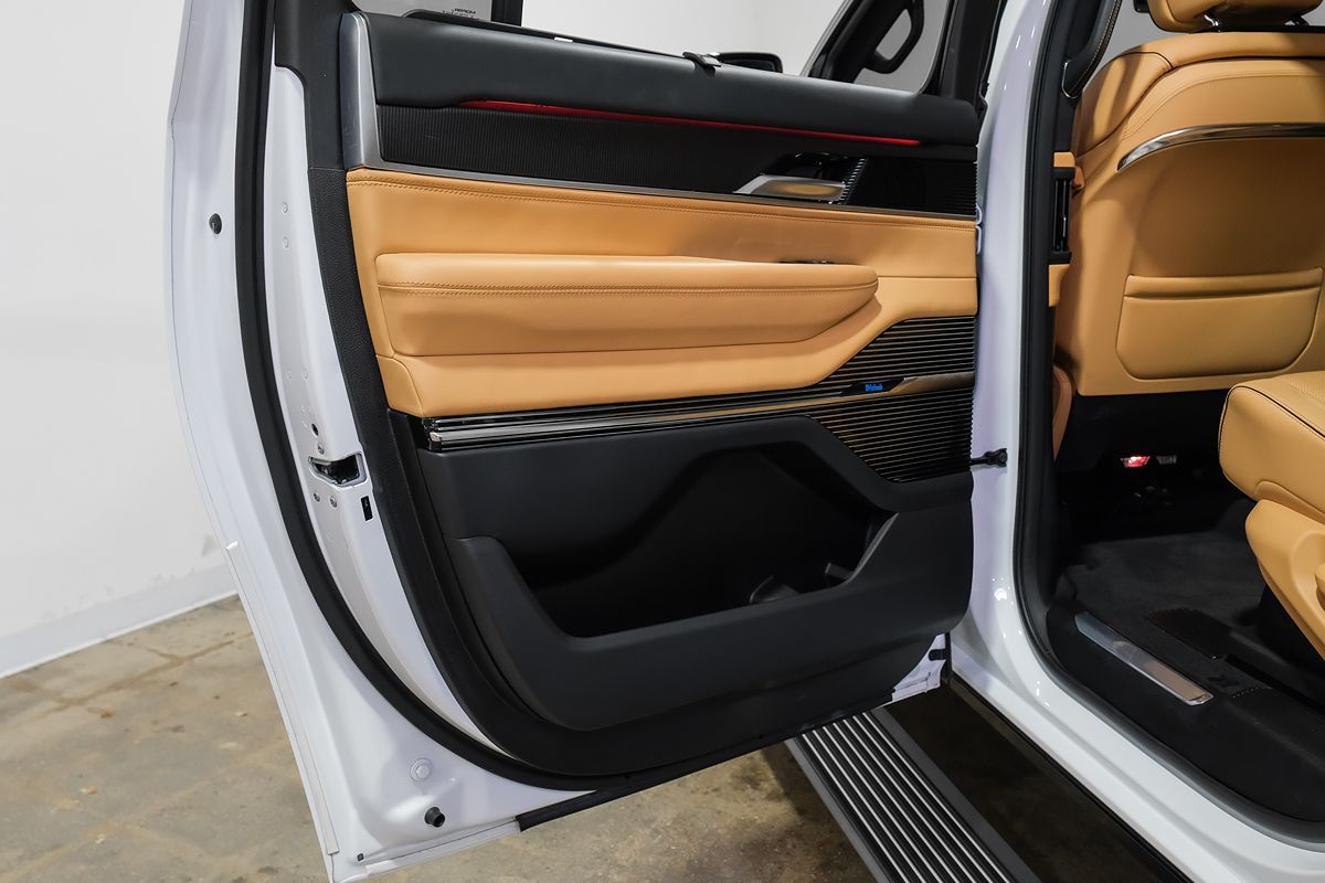 2024 Jeep Grand Wagoneer L III Obsidian photo 52