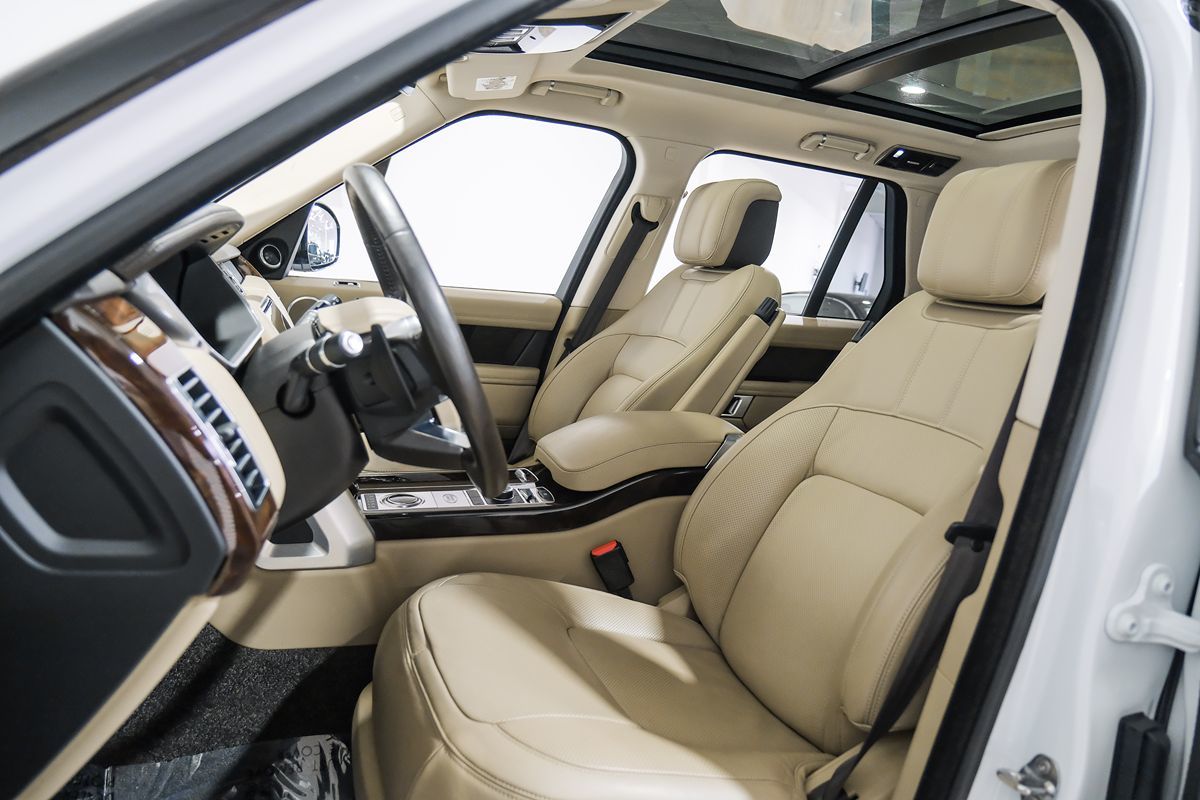 2020 Land Rover Range Rover P525 HSE photo 3