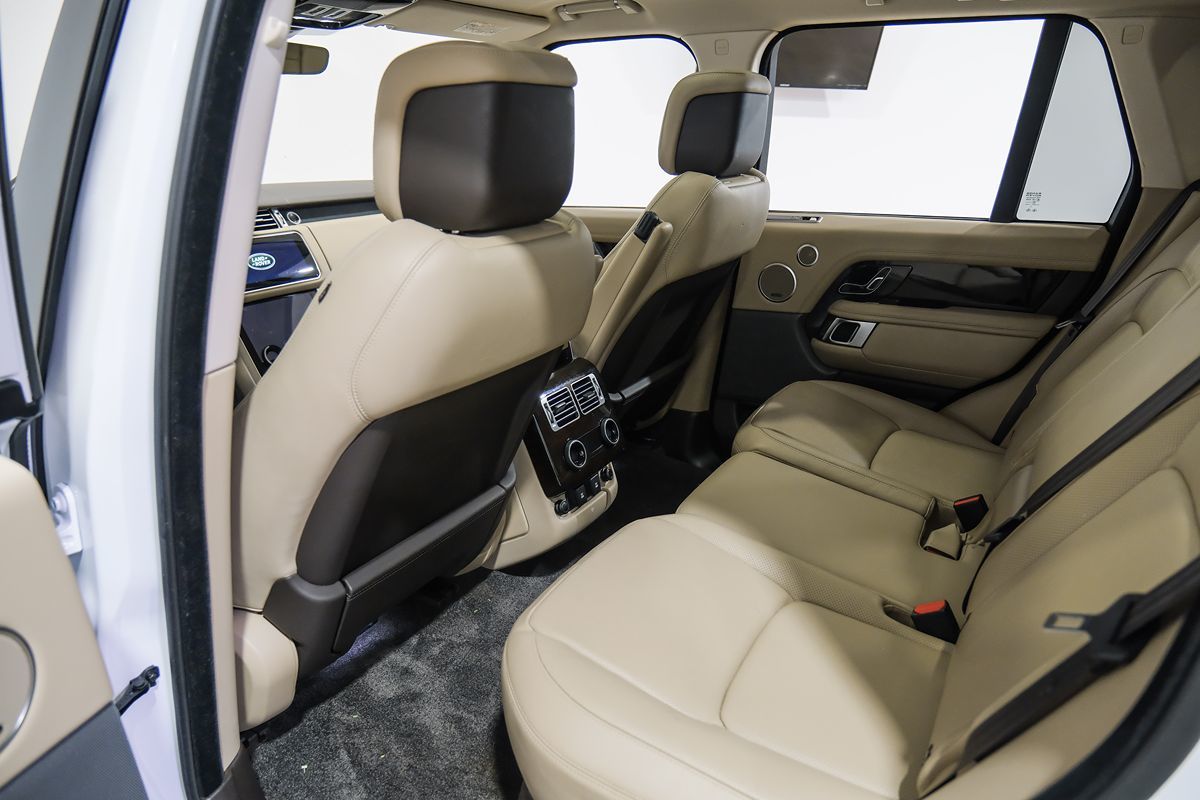 2020 Land Rover Range Rover P525 HSE photo 34