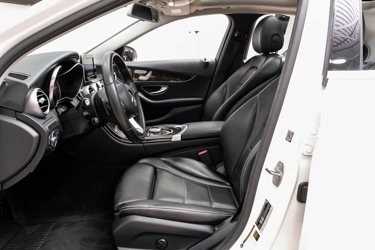 2017 Mercedes Benz C 300 4MATIC Sedan Luxury photo 2