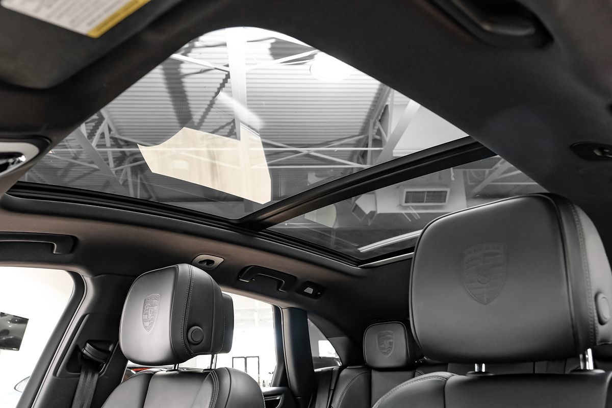 2017 Porsche Macan photo 4
