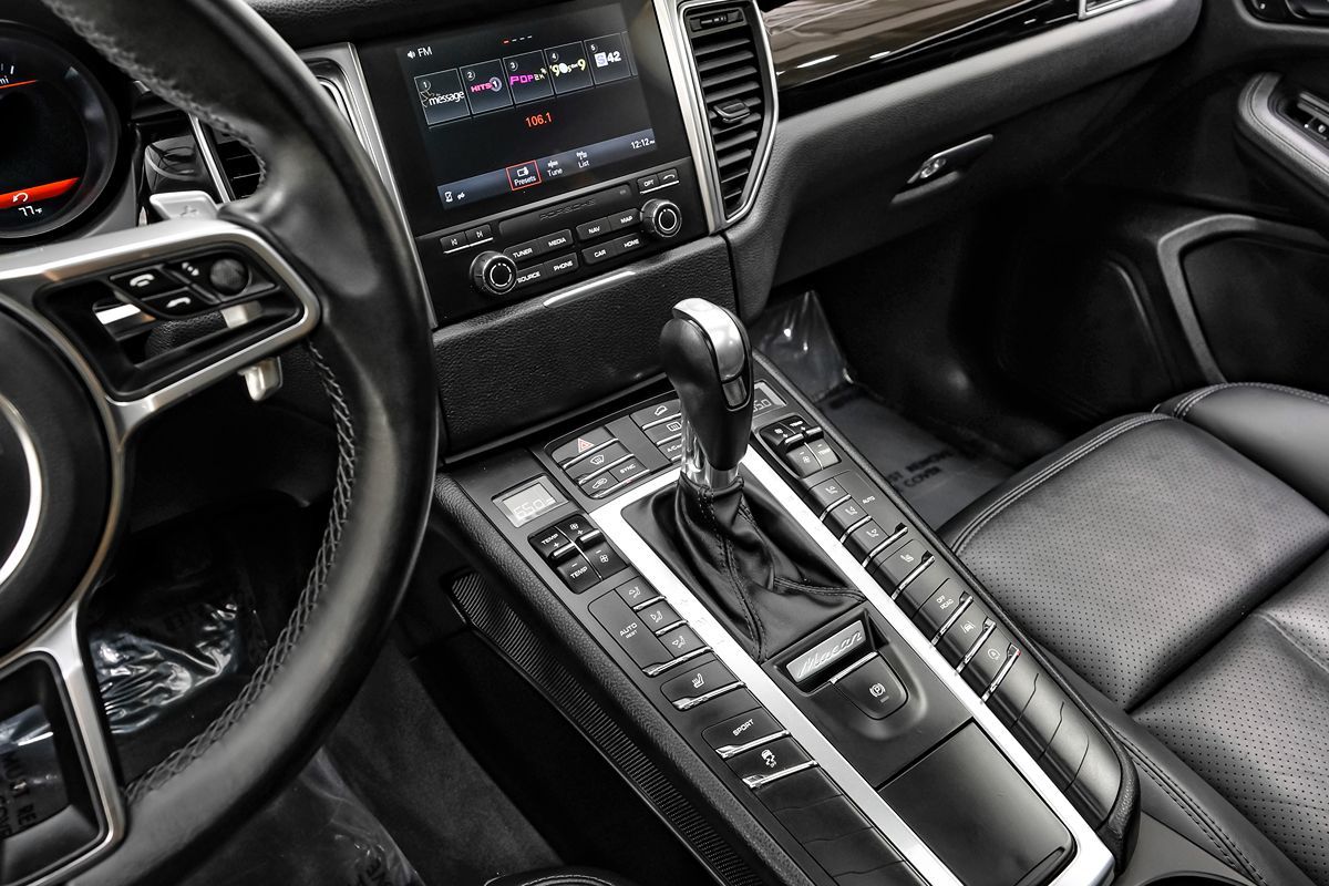 2017 Porsche Macan photo 20