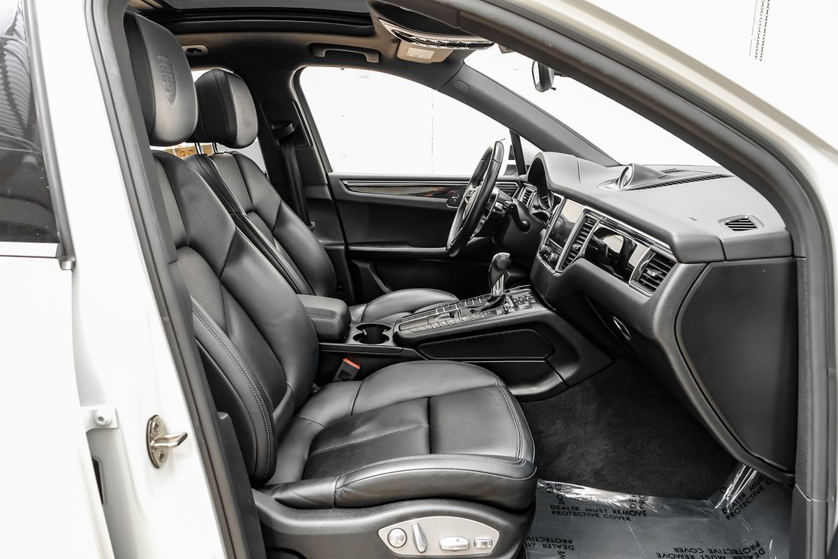 2017 Porsche Macan photo 24