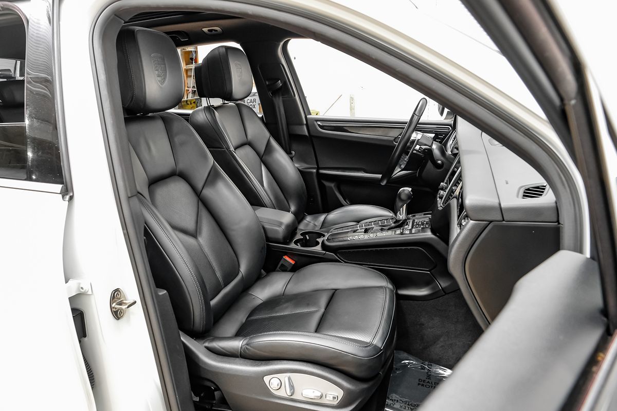2017 Porsche Macan photo 25