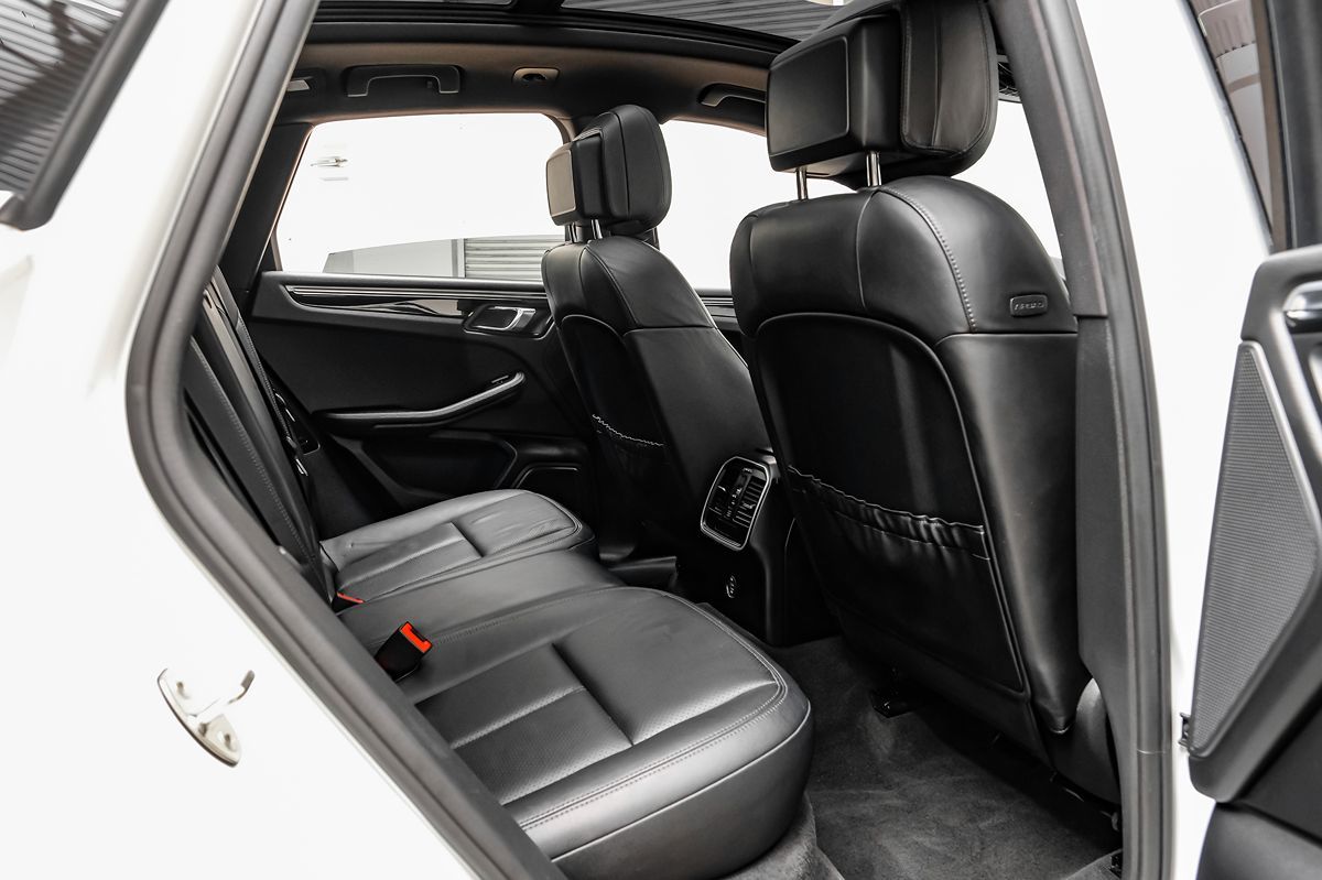 2017 Porsche Macan photo 27