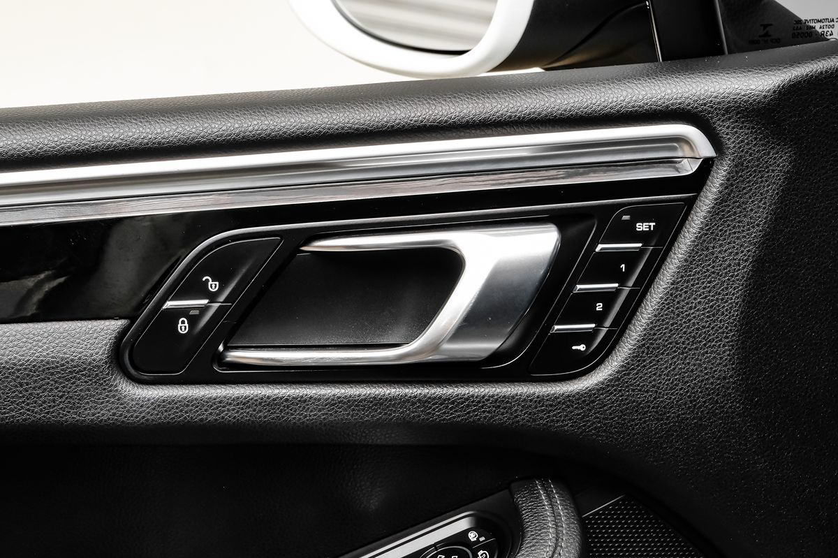 2017 Porsche Macan photo 33
