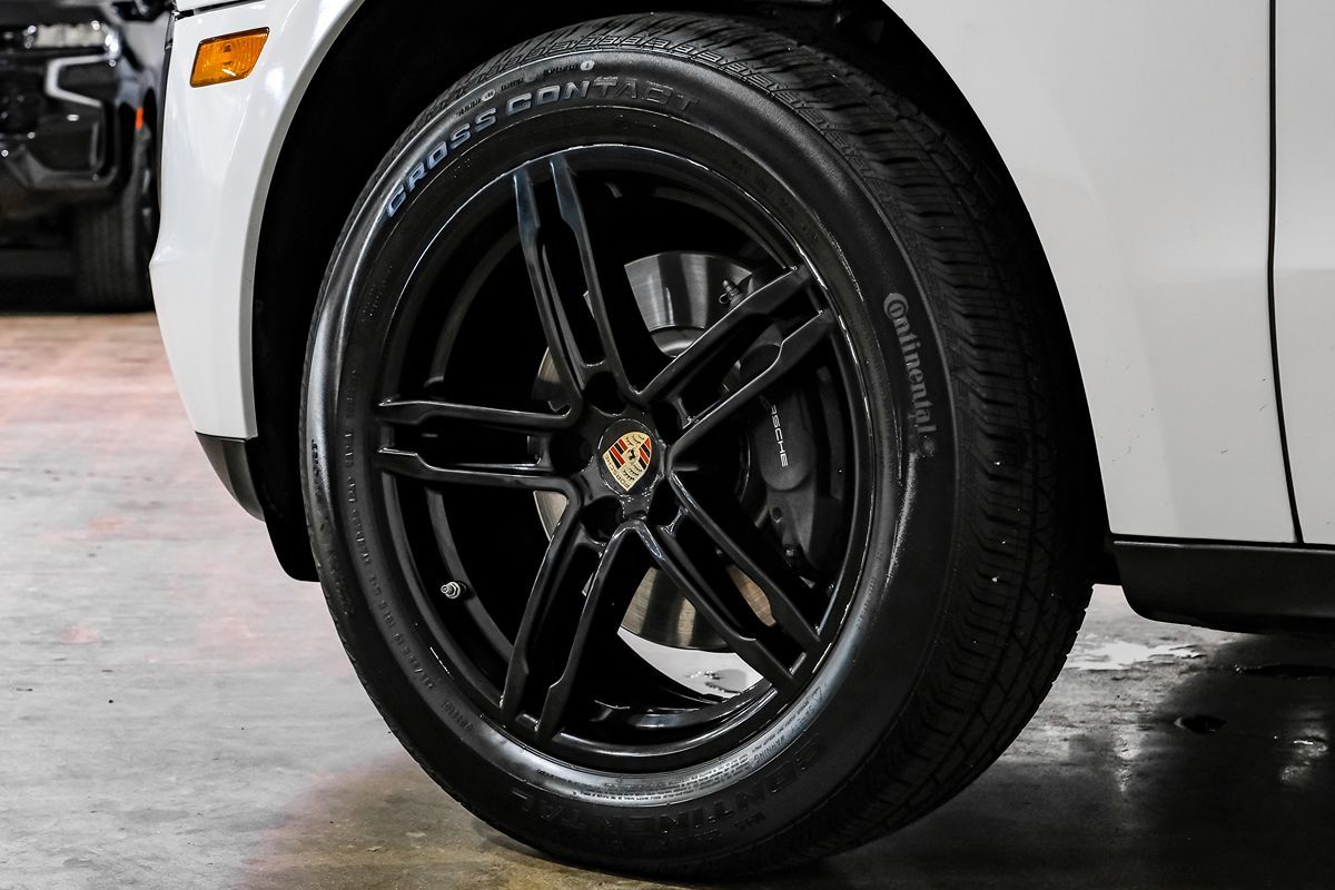 2017 Porsche Macan photo 49