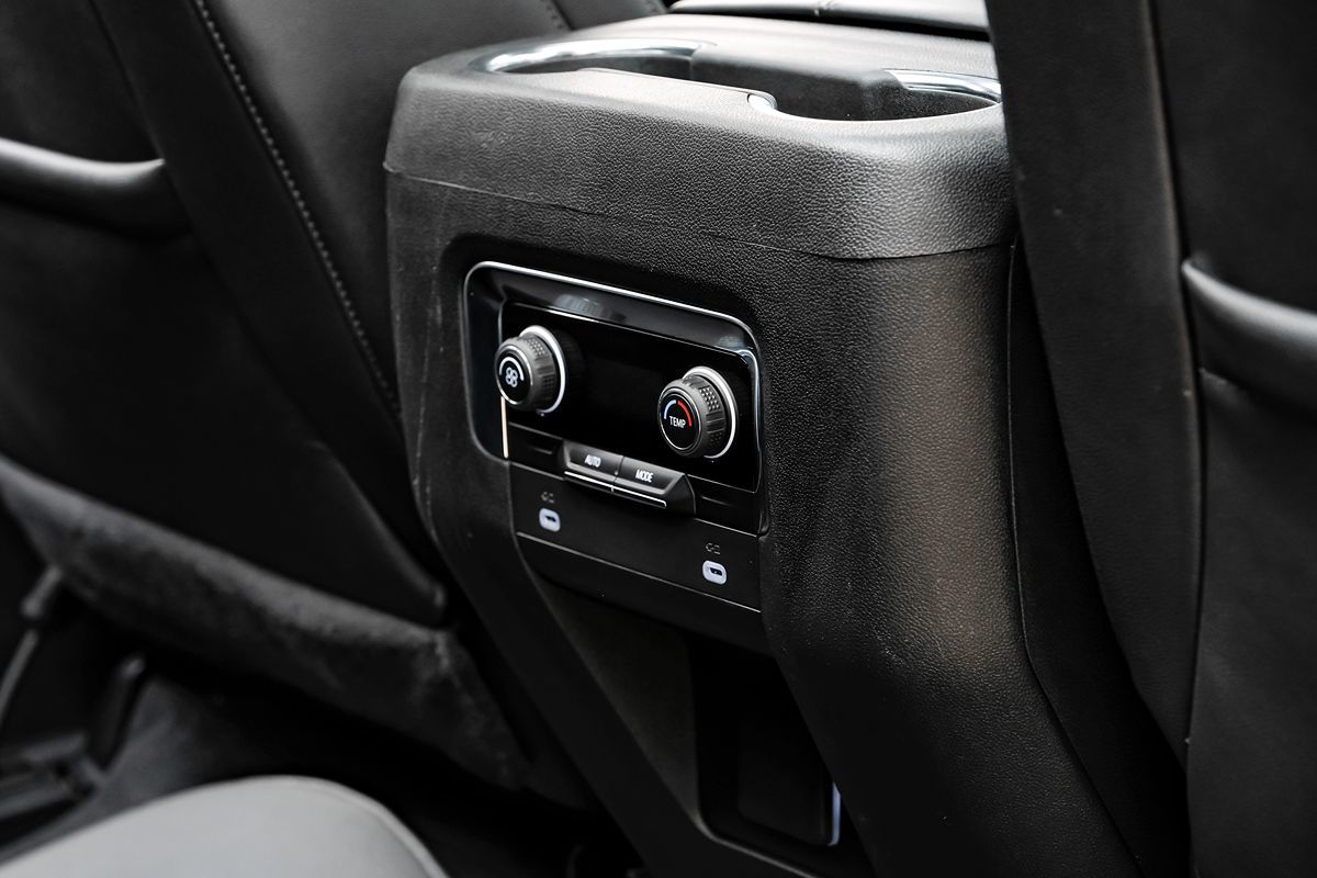 2024 Chevrolet Tahoe Z71 photo 32