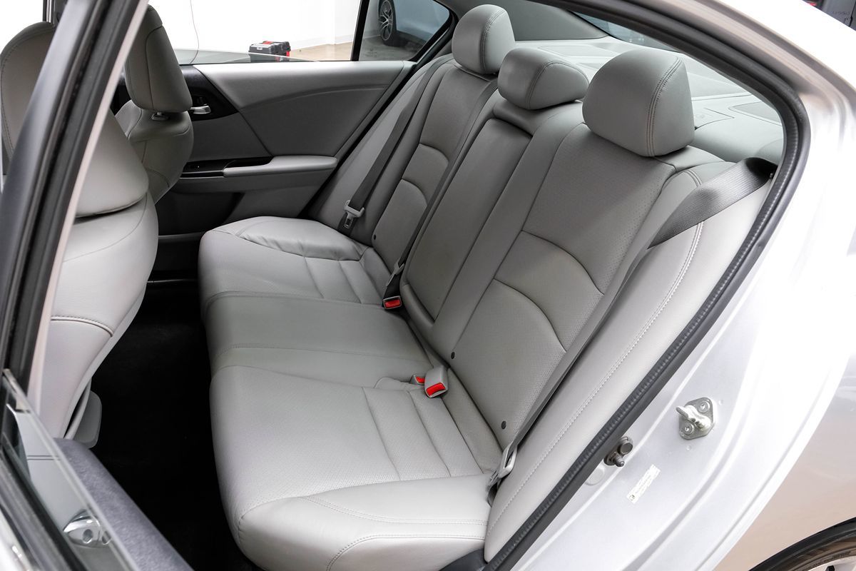 2013 Honda Accord EX-L photo 32