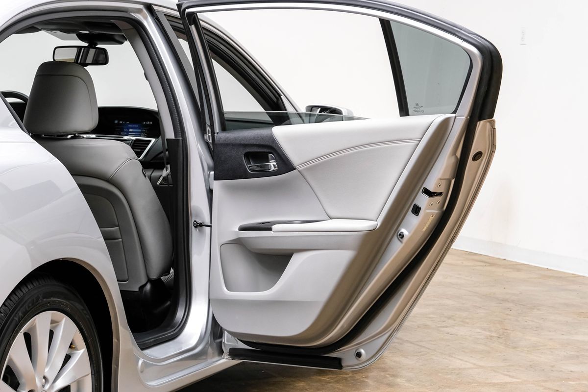 2013 Honda Accord EX-L photo 38