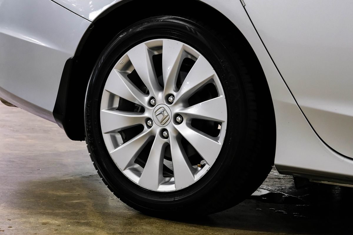 2013 Honda Accord EX-L photo 45