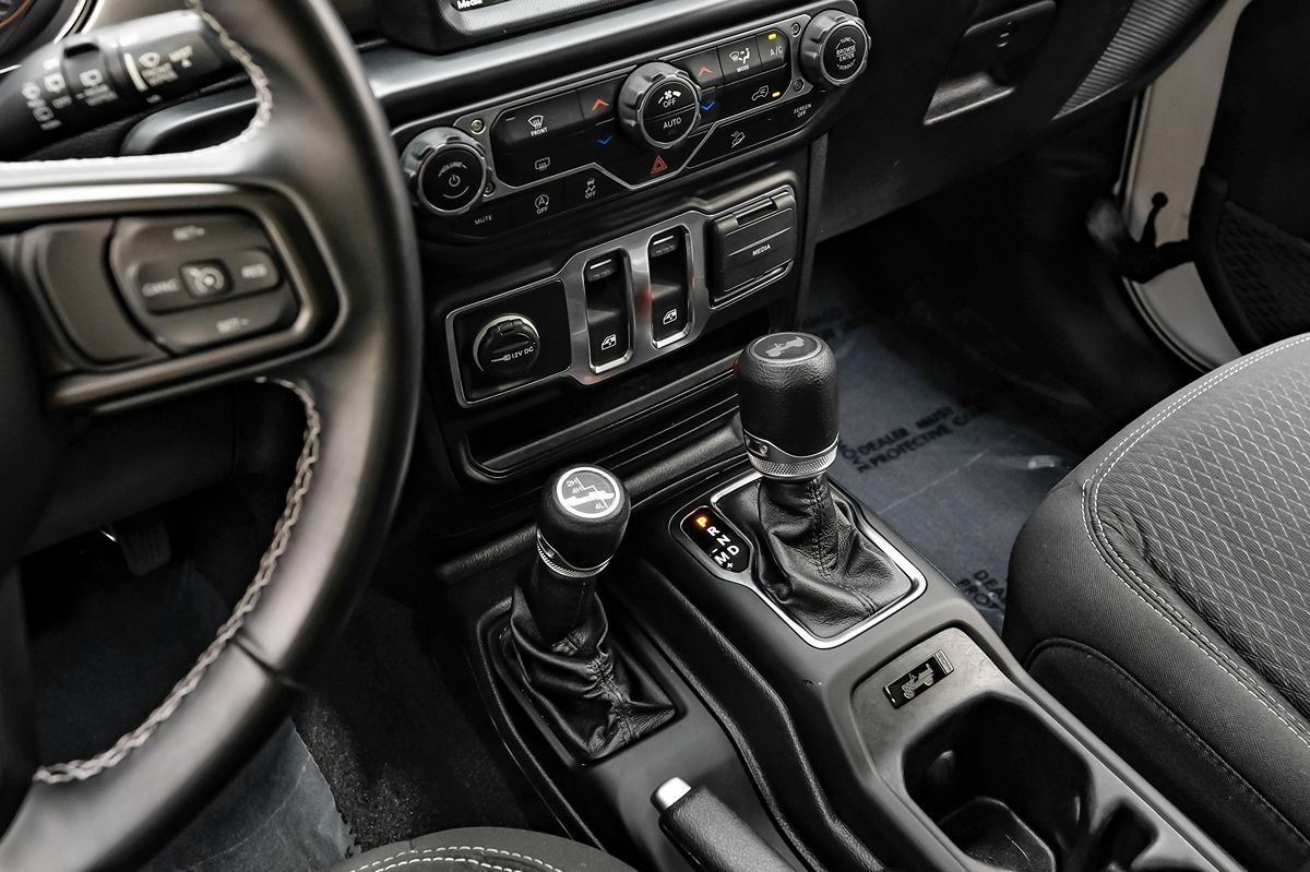 2021 Jeep Wrangler Anniversary Edition photo 18