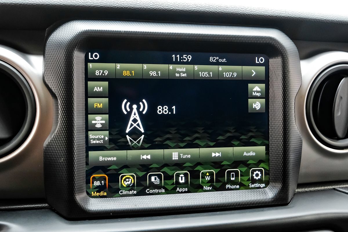 2021 Jeep Wrangler Anniversary Edition photo 21