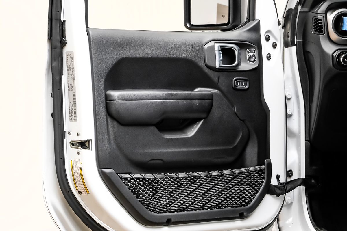 2021 Jeep Wrangler Anniversary Edition photo 30