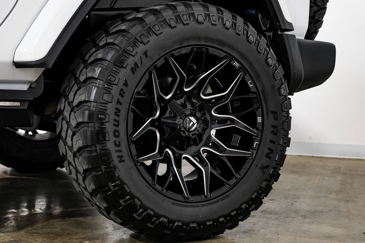 2021 Jeep Wrangler Anniversary Edition photo 40