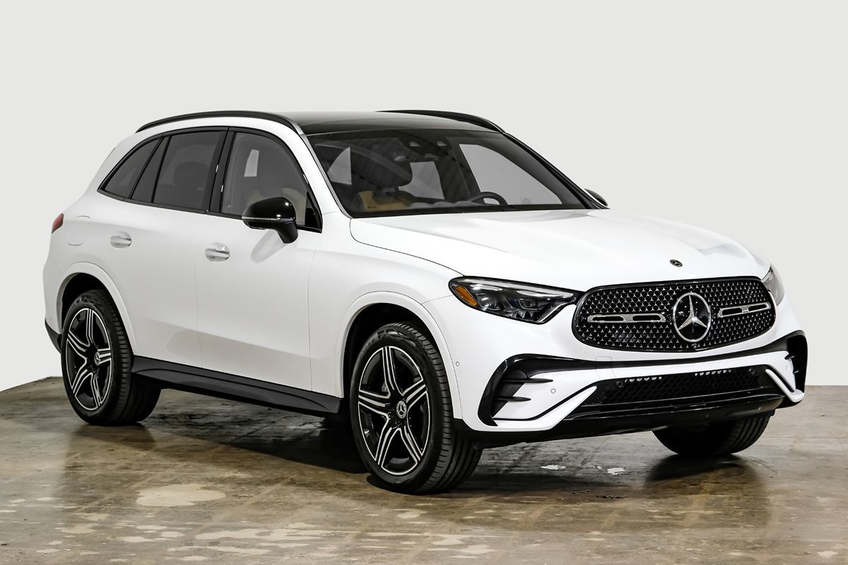 2024 Mercedes Benz GLC 4MATIC 300 photo 2