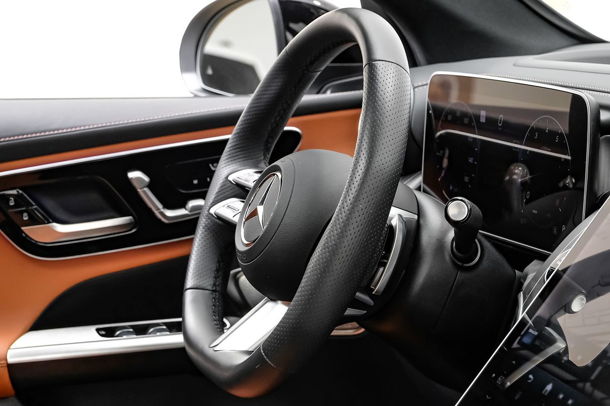 2024 Mercedes Benz GLC 4MATIC 300 photo 8