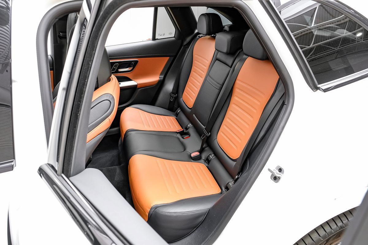 2024 Mercedes Benz GLC 4MATIC 300 photo 27