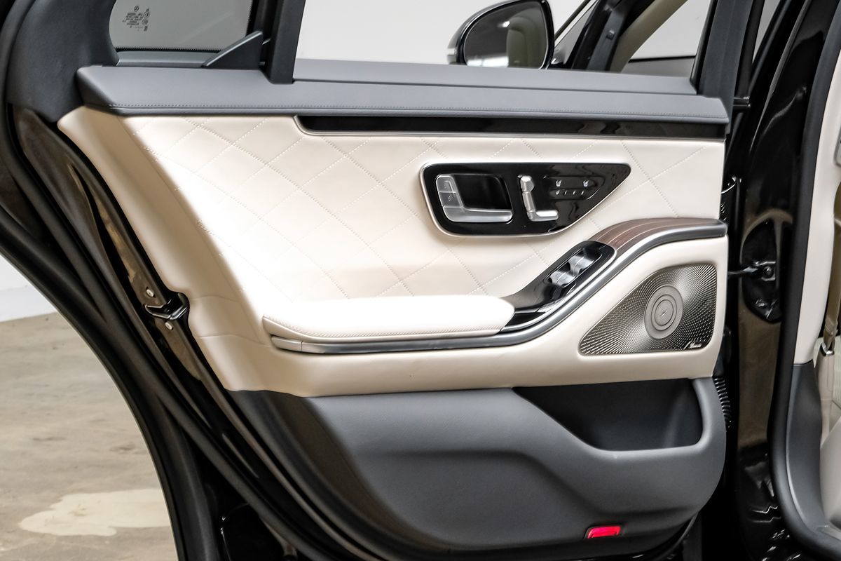 2022 Mercedes Benz S 580 4MATIC photo 37