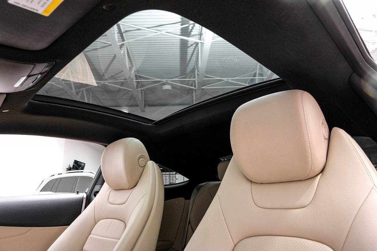 2019 Mercedes Benz C 300 AMG photo 4