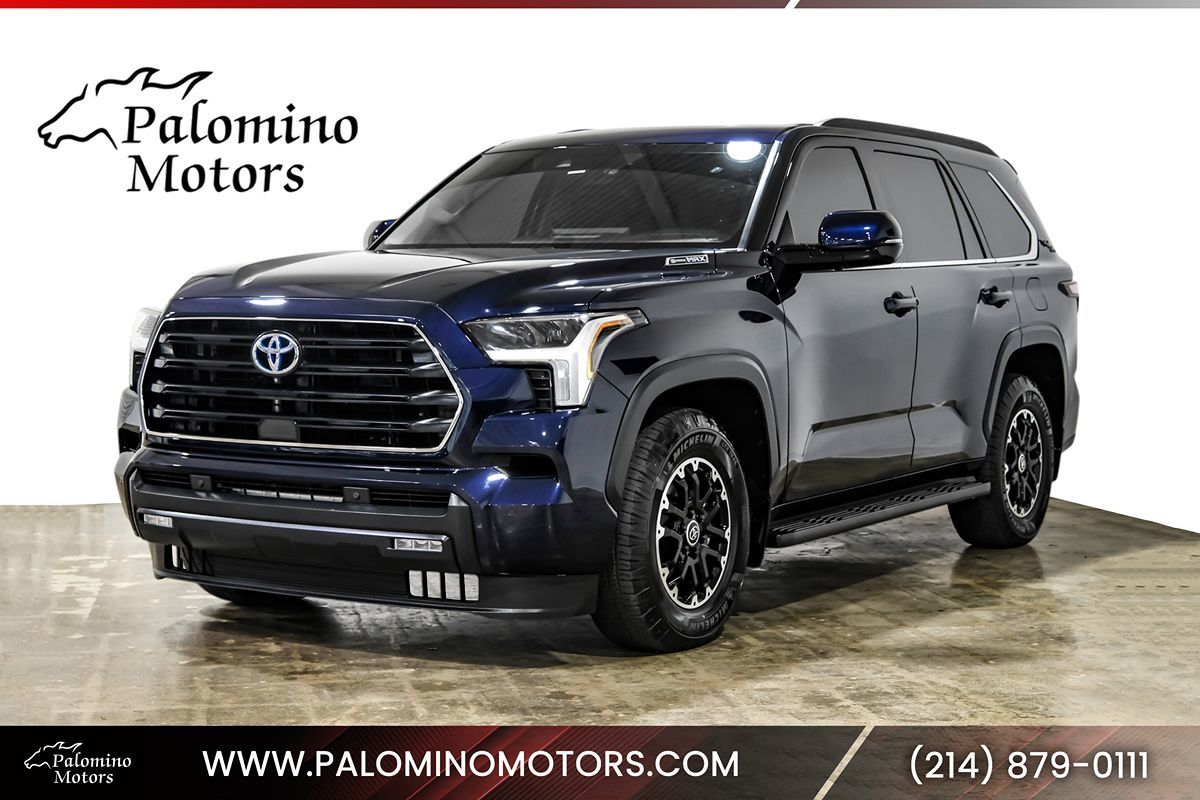 2023 Toyota Sequoia SR5 4WD i-FORCE MAX Hybrid's photo