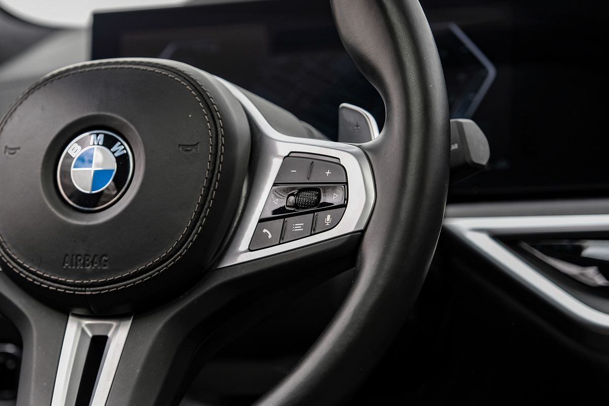 2023 BMW X7 M60i - Photo 17