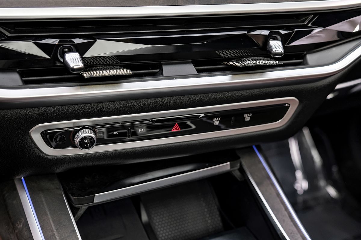 2023 BMW X7 M60i - Photo 25