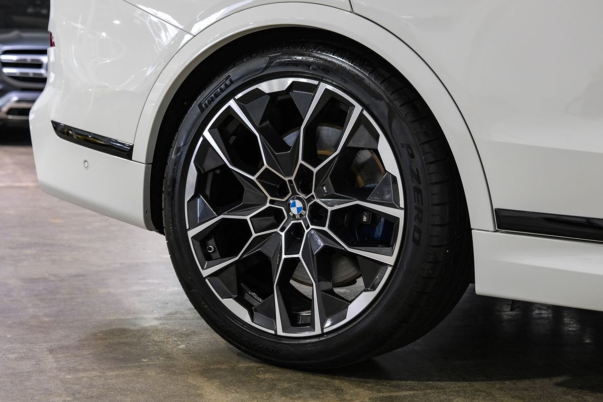 2023 BMW X7 M60i - Photo 54