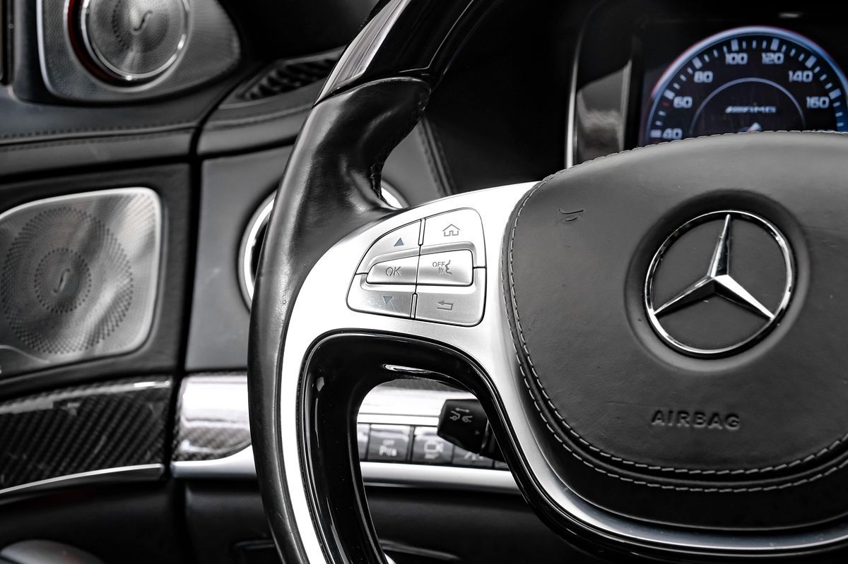 Photo 15 of this Mercedes-Benz S 65 AMG