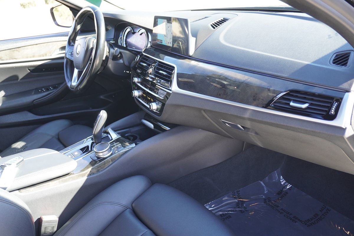 2018 BMW 5 Series 530i - Photo 13