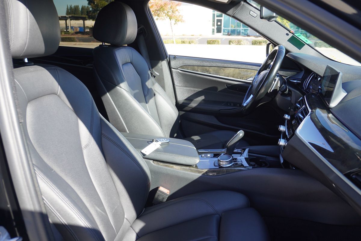 2018 BMW 5 Series 530i - Photo 15