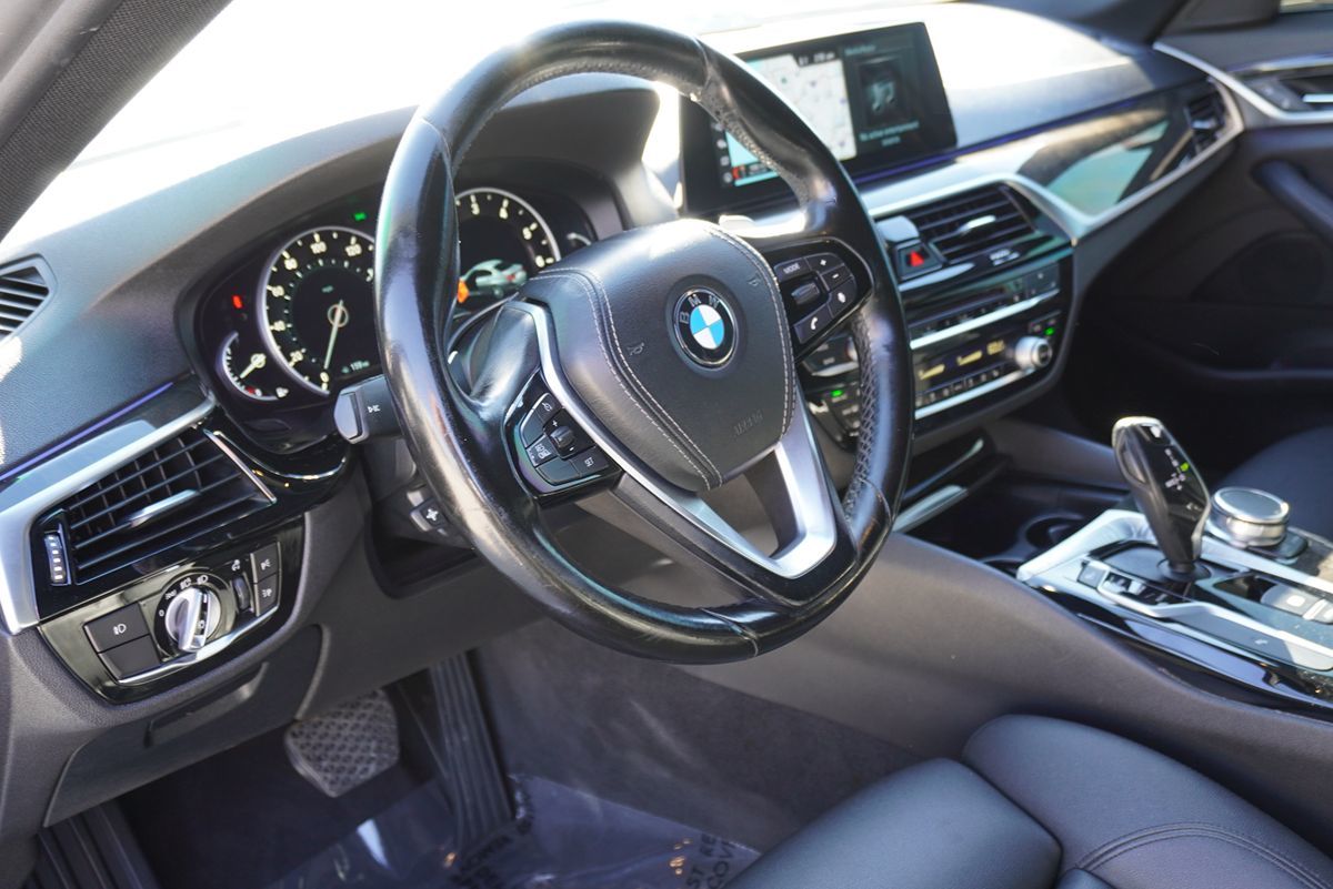 2018 BMW 5 Series 530i - Photo 24
