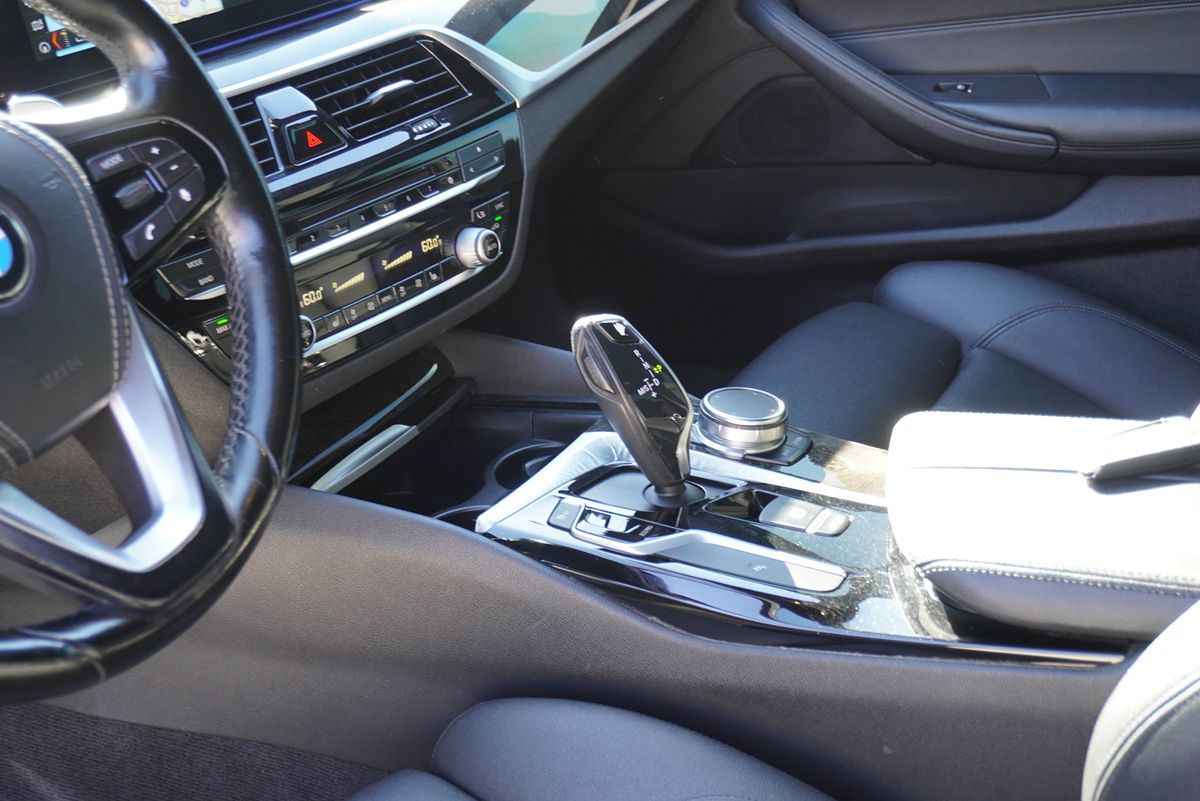2018 BMW 5 Series 530i - Photo 25