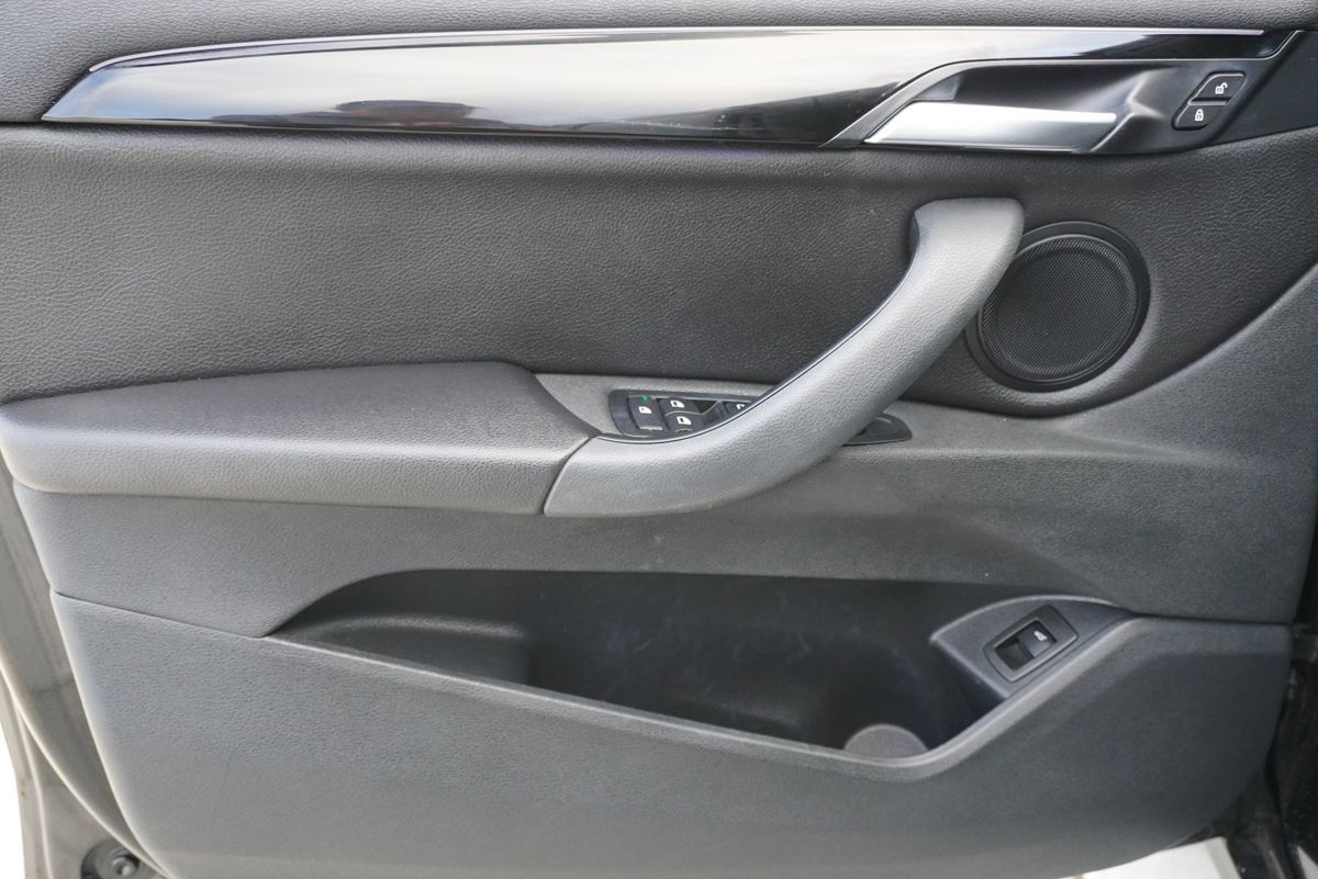 2020 BMW X1 28i - Photo 24
