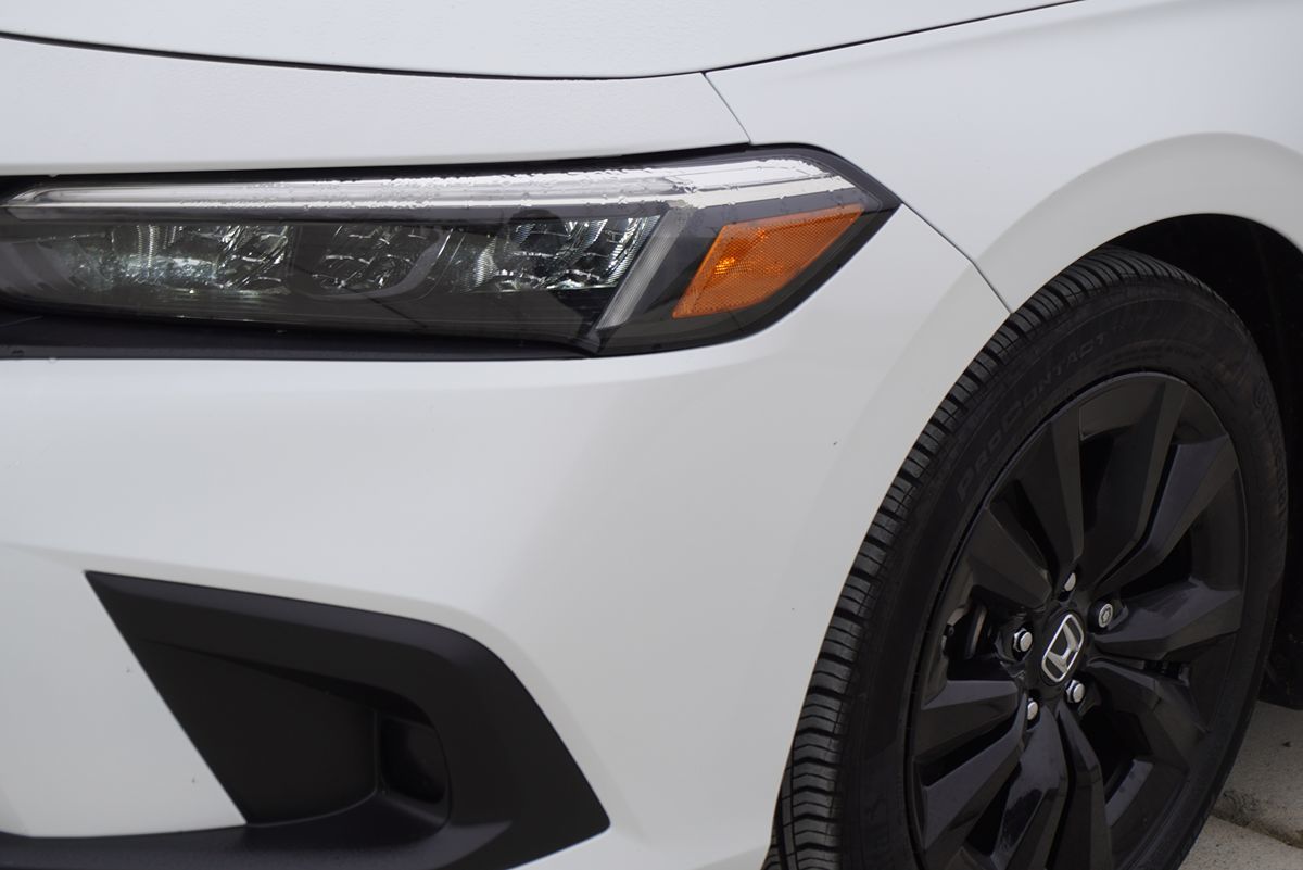 2024 Honda Civic Hatchback EX-L - Photo 2