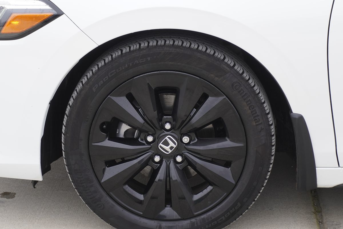 2024 Honda Civic Hatchback EX-L - Photo 4