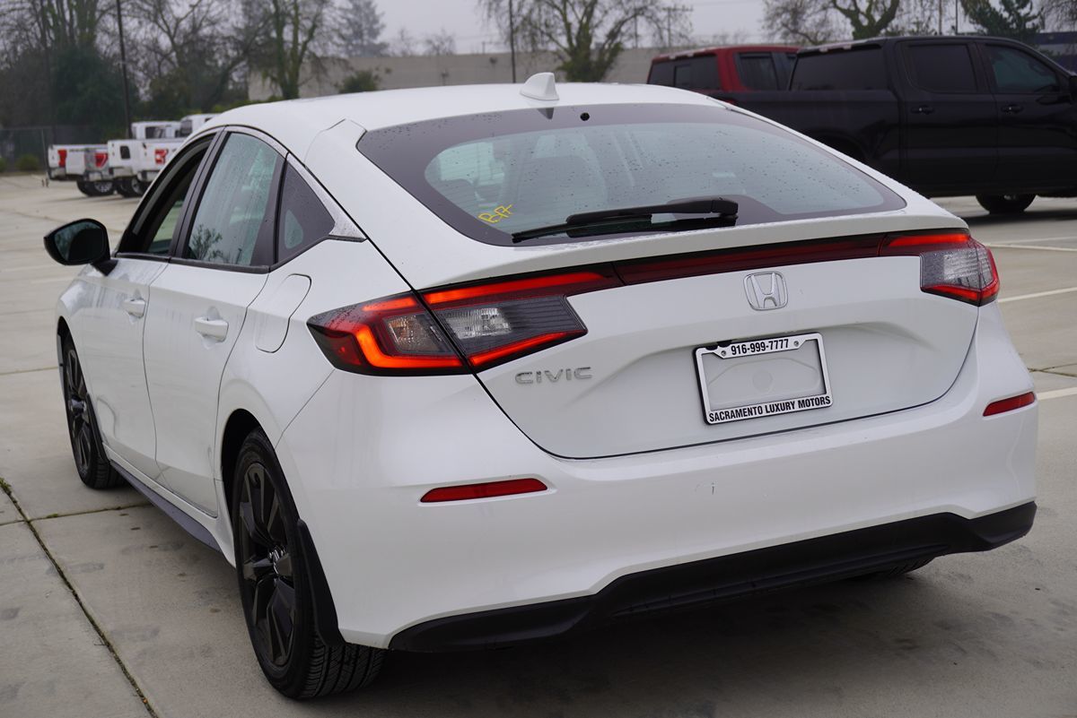 2024 Honda Civic Hatchback EX-L - Photo 11
