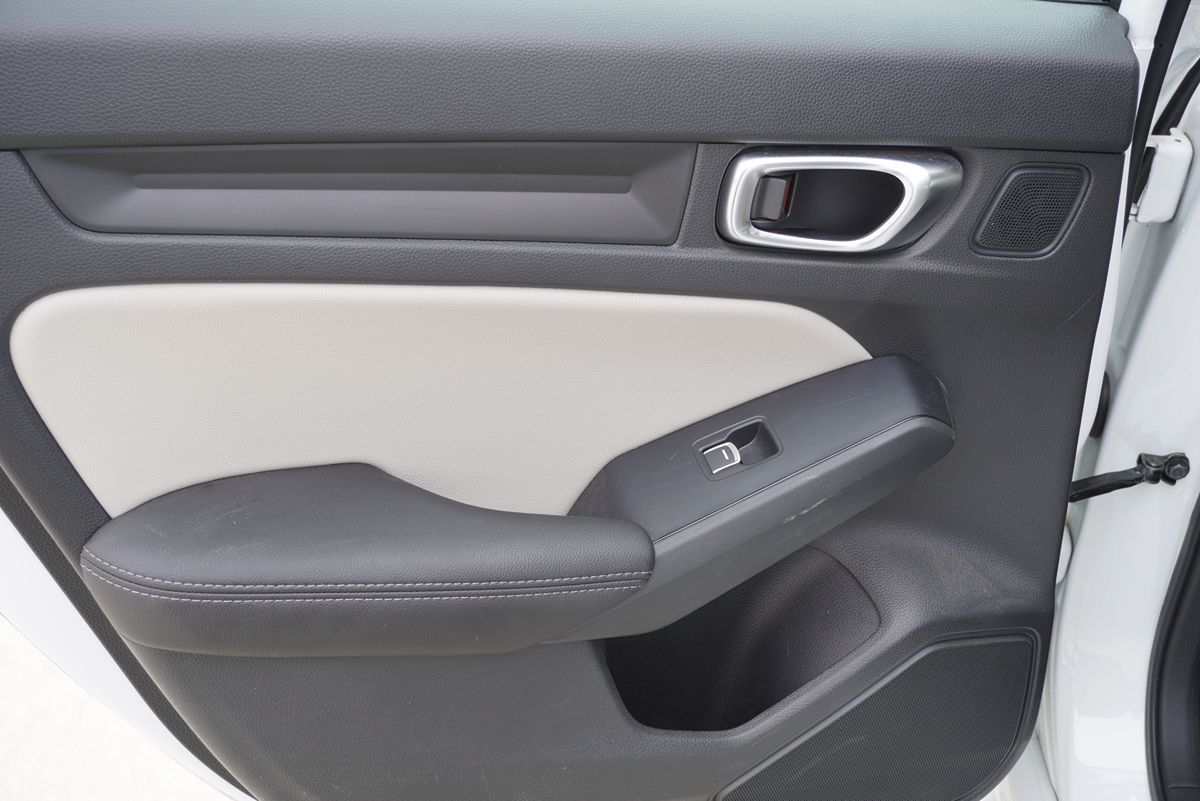 2024 Honda Civic Hatchback EX-L - Photo 18