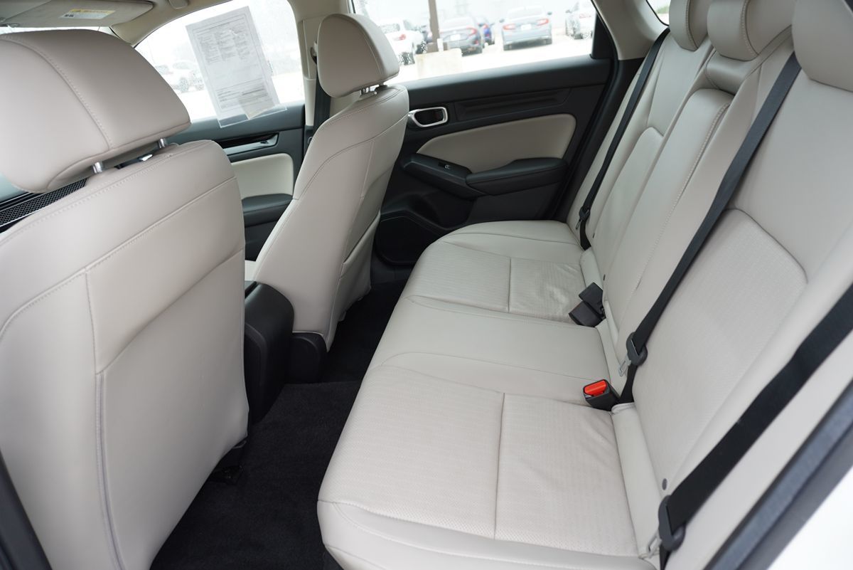 2024 Honda Civic Hatchback EX-L - Photo 19