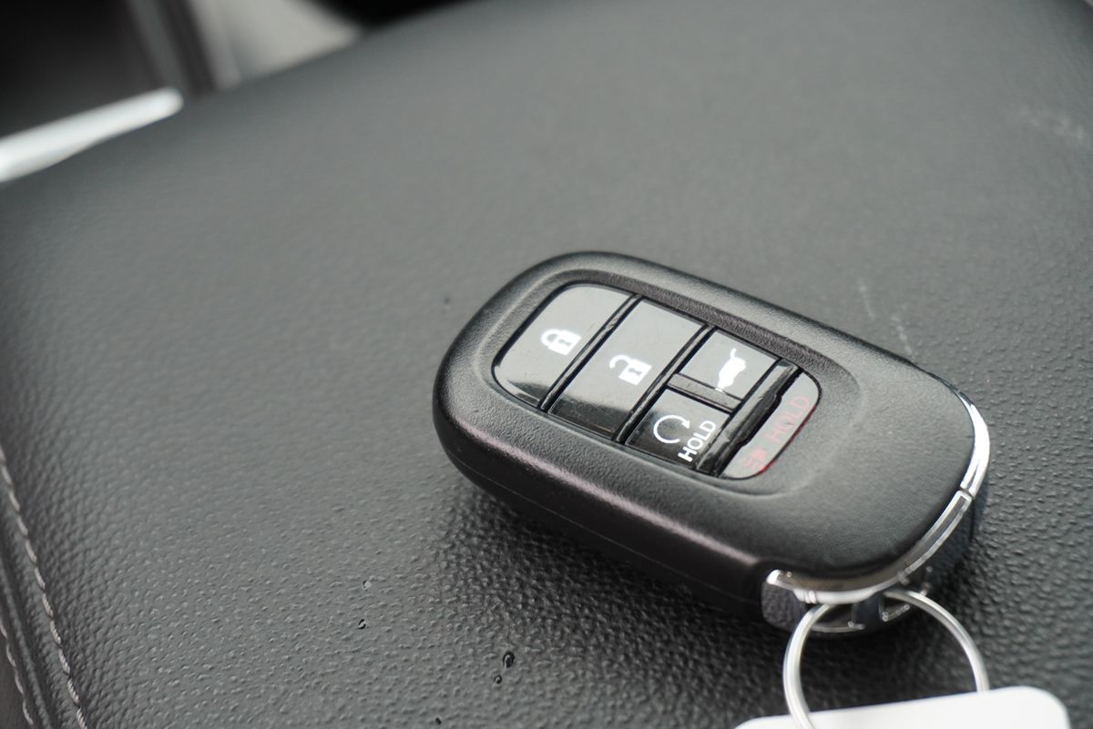 2024 Honda Civic Hatchback EX-L - Photo 24