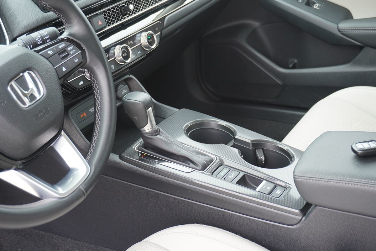 2024 Honda Civic Hatchback EX-L - Photo 27