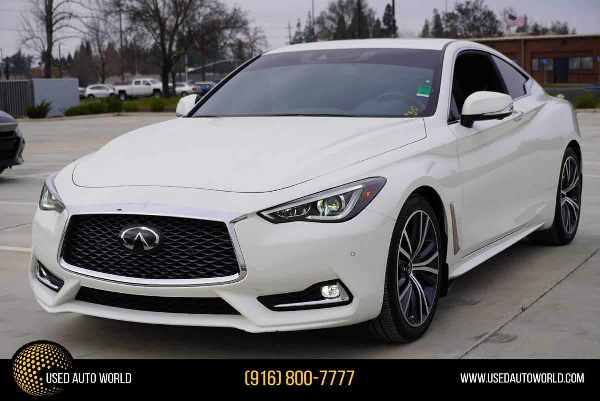 2022 INFINITI Q60 LUXE