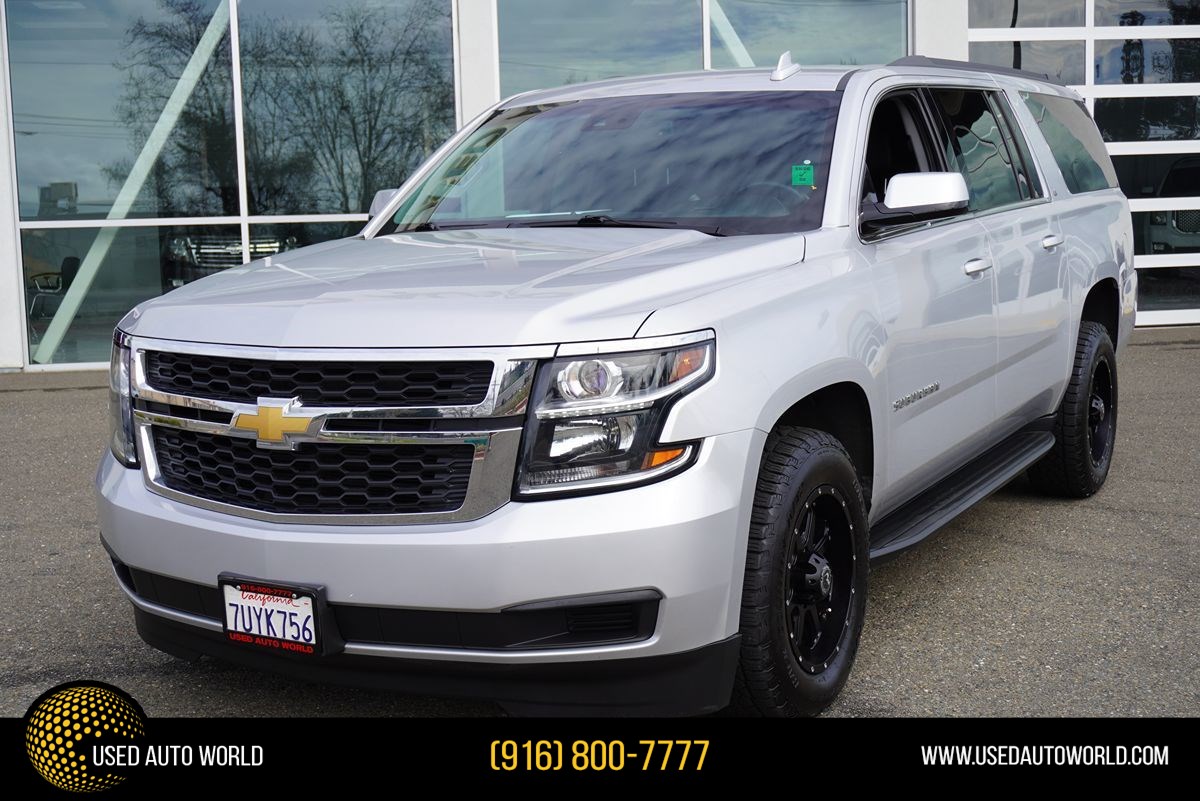 2017 Chevrolet Suburban 4WD 1500 LT's photo
