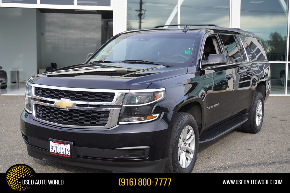 2019 Chevrolet Suburban 4WD 1500 LT's photo