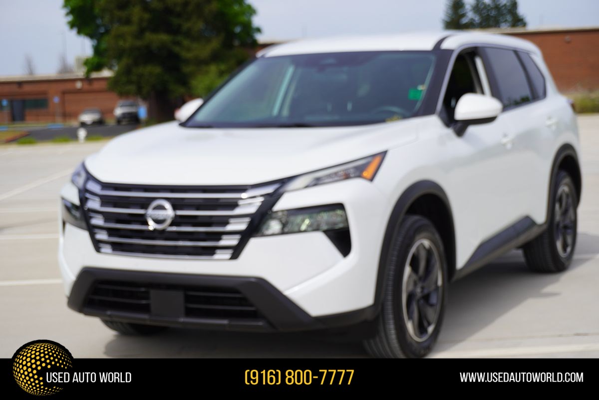 2024 Nissan Rogue SV FWD's photo