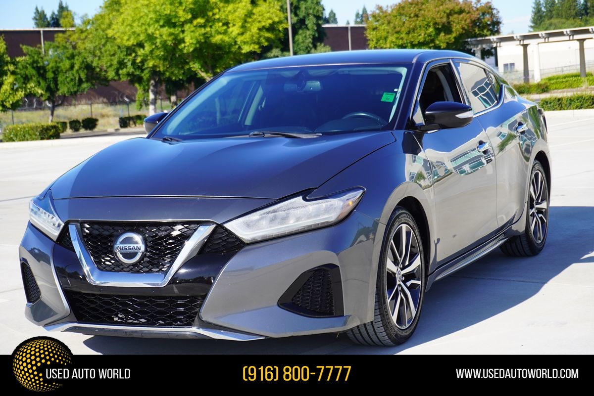 2020 Nissan Maxima SV's photo