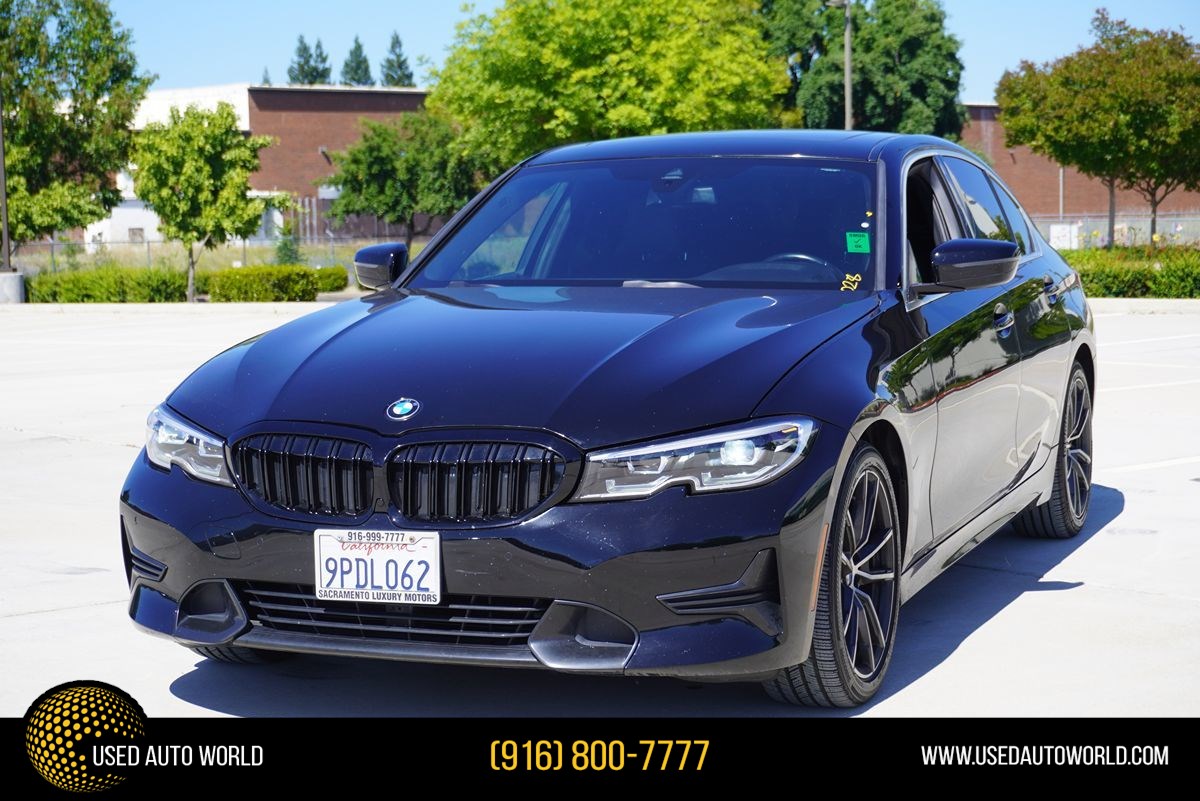 2021 BMW 3 Series 330i Sedan's photo