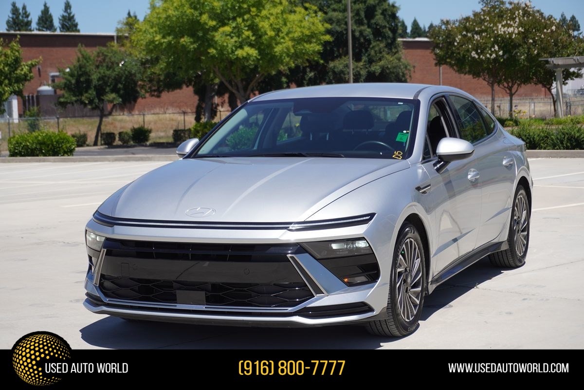 2025 Hyundai Sonata SEL's photo